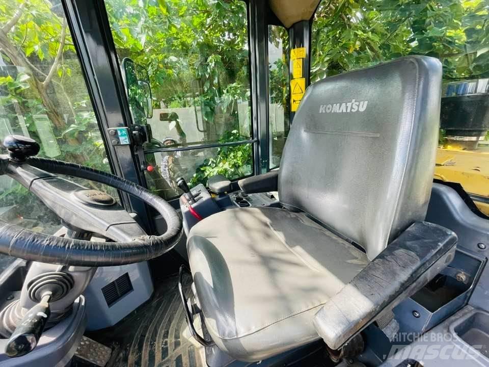 Komatsu WA380-8 Incarcator pe pneuri