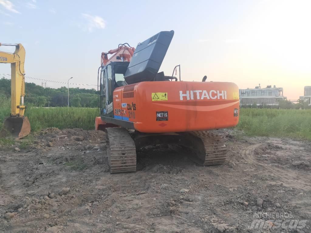 Hitachi ZX 210 Excavatoare pe șenile
