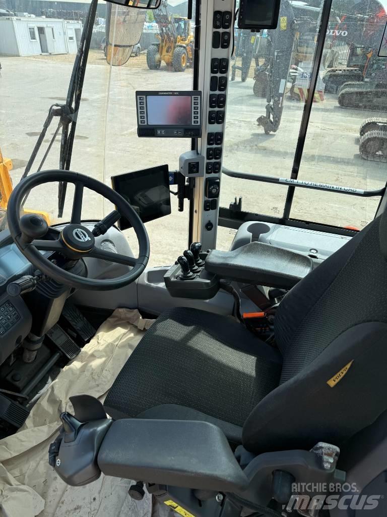 Volvo L 220 H Incarcator pe pneuri