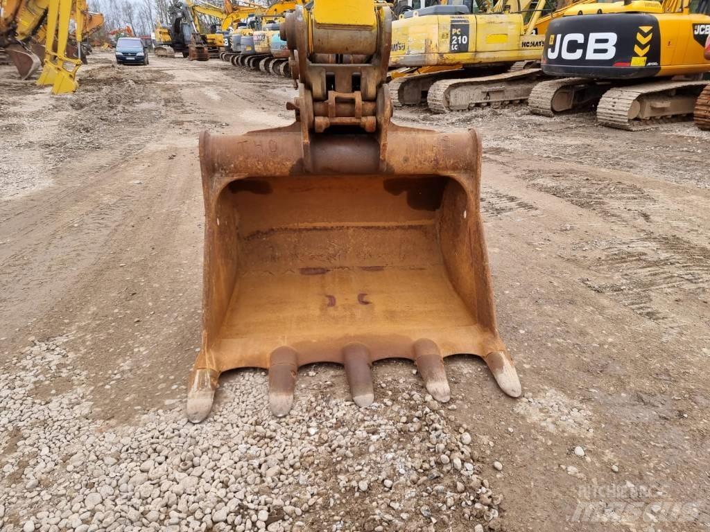 JCB JS 220 LC Excavatoare pe șenile
