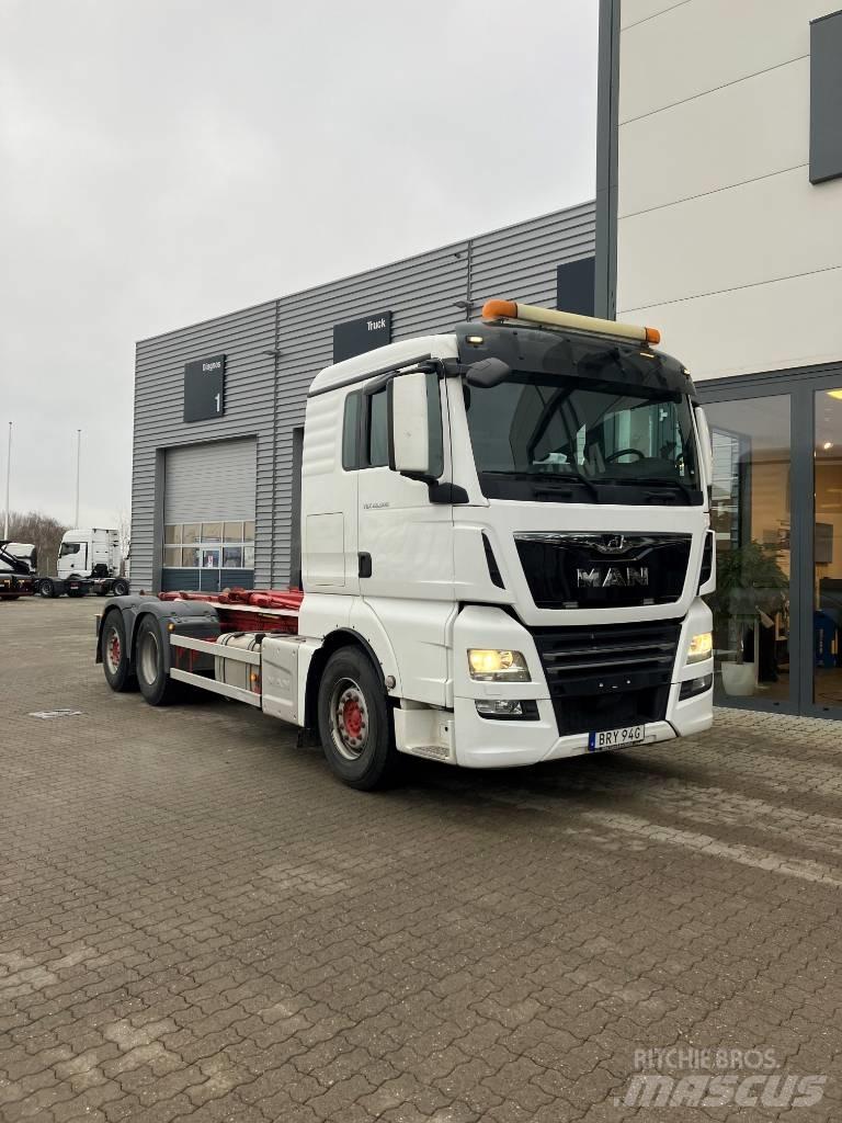 MAN TGX 26.500 6X2 Camion cu carlig de ridicare
