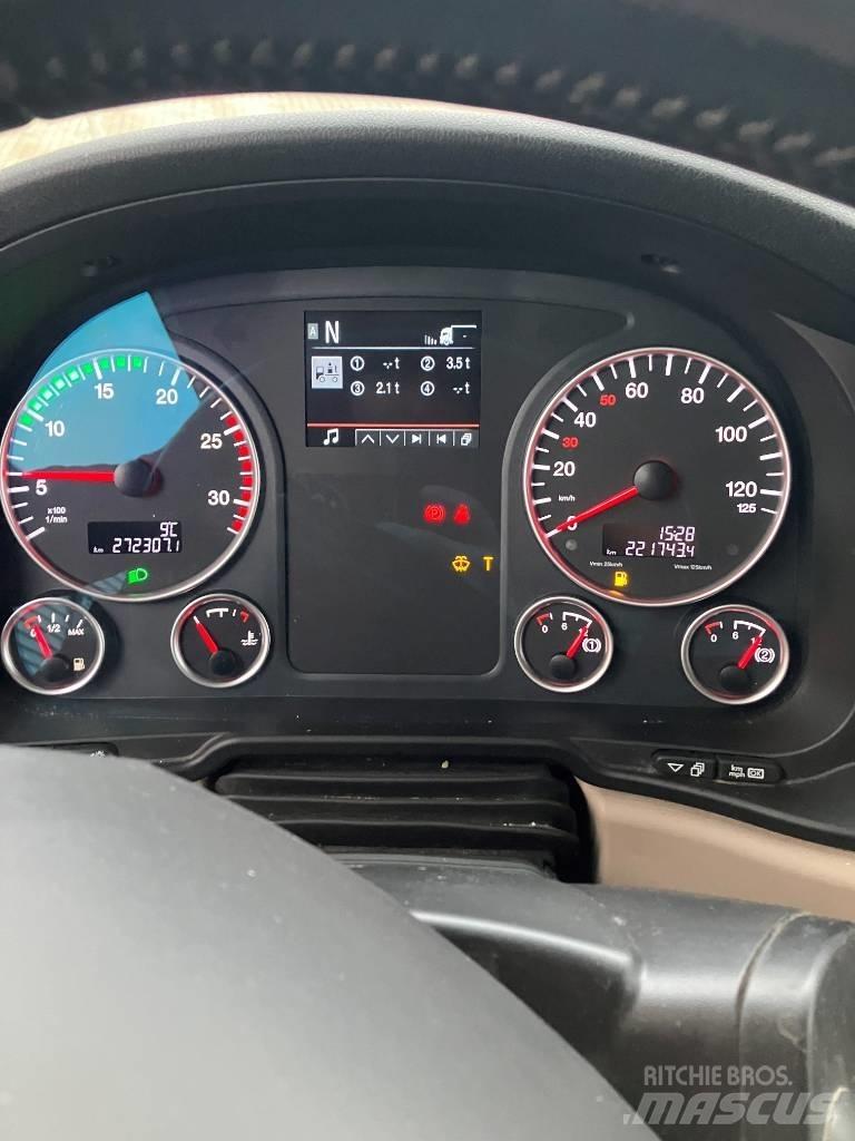 MAN TGX 26.500 6X2 Camion cu carlig de ridicare