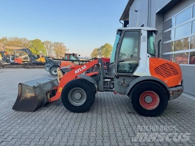 Atlas AR 80 Incarcator pe pneuri