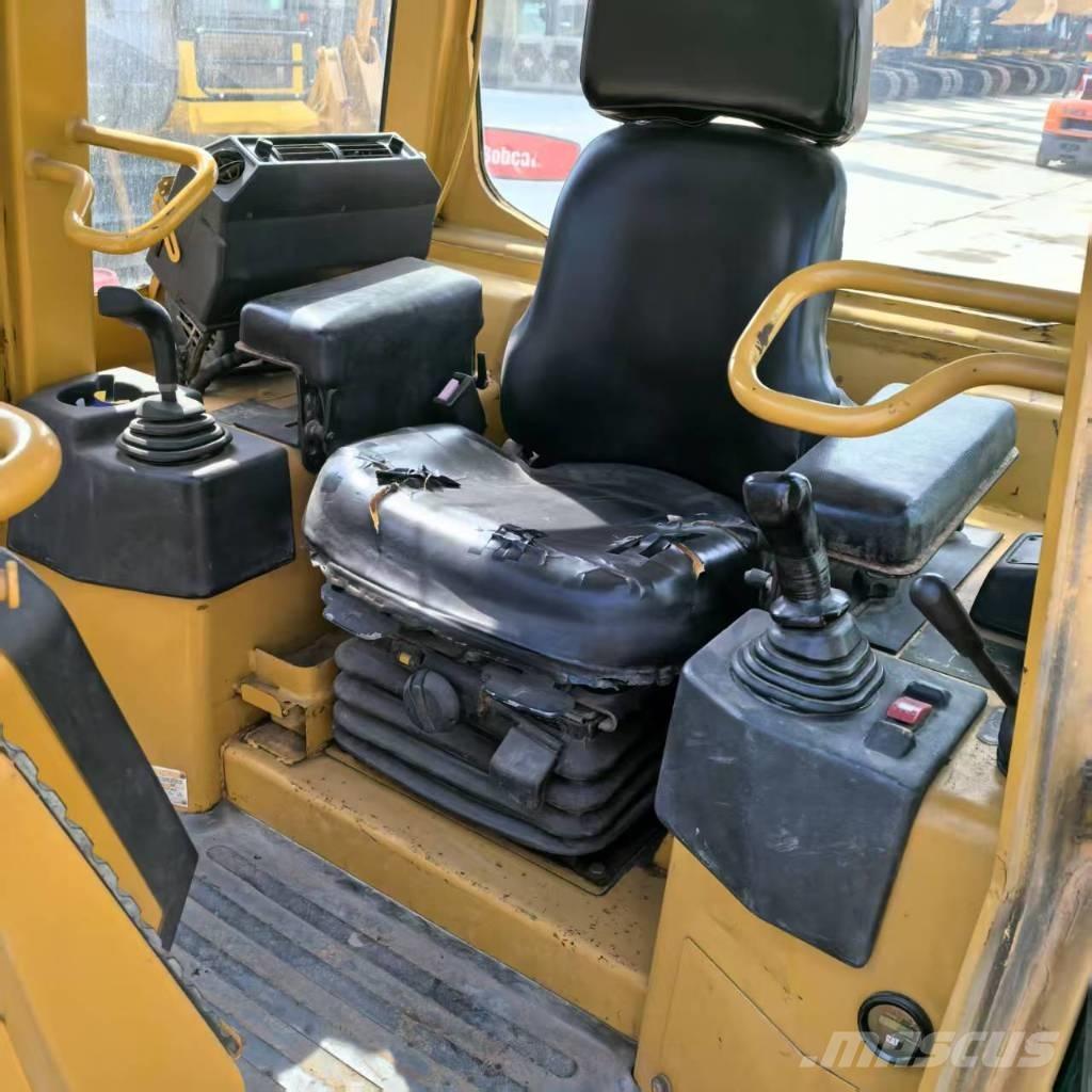 CAT D 5 G LGP Buldozere pe senile