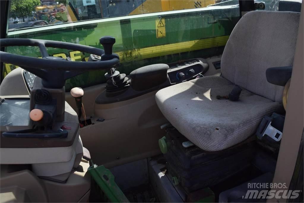 John Deere 3200 Nacele cu brat telescopic