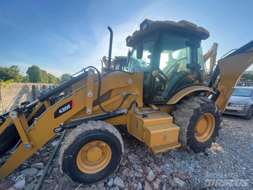 CAT 420f Buldoexcavatoare