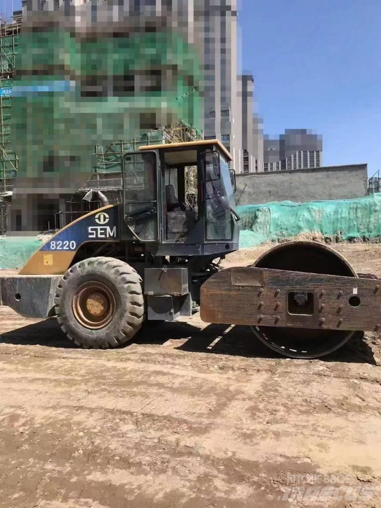 SEM 8220 compactor Compactoare monocilindrice