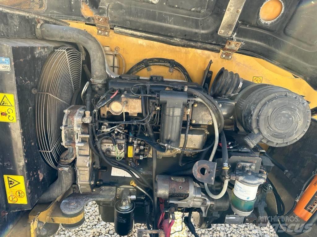 CAT TH 414 Stivuitoare telescopice