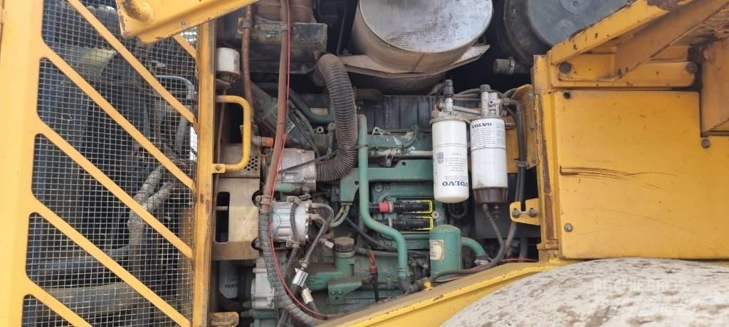 Volvo L 220 E Incarcator pe pneuri