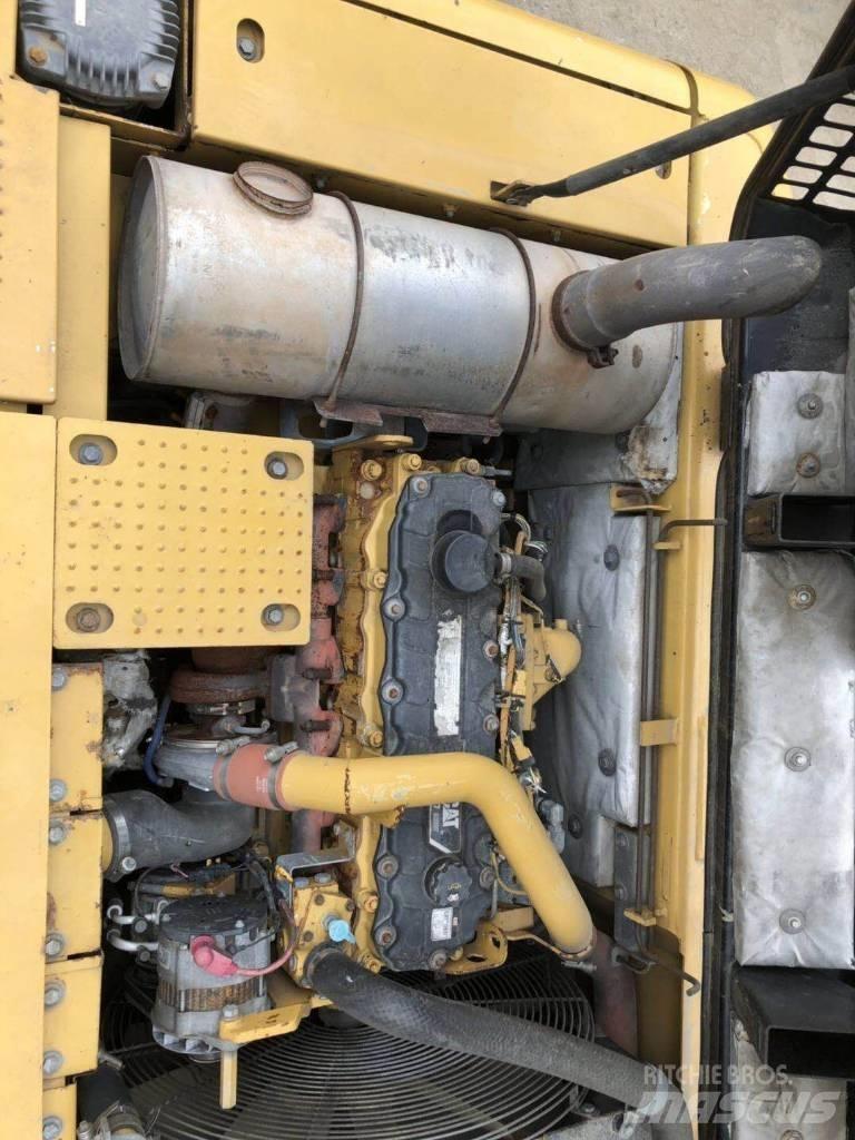 CAT 329 Excavatoare pe șenile
