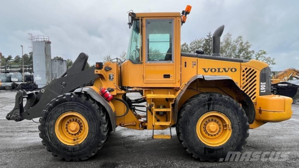 Volvo L 90 E Incarcator pe pneuri