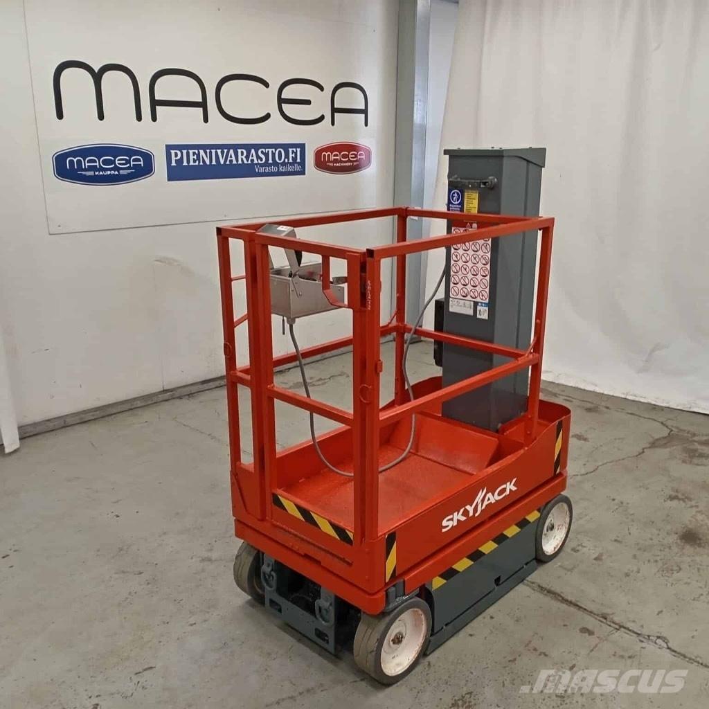 SkyJack SJ 16 Ascensoare verticale catarg