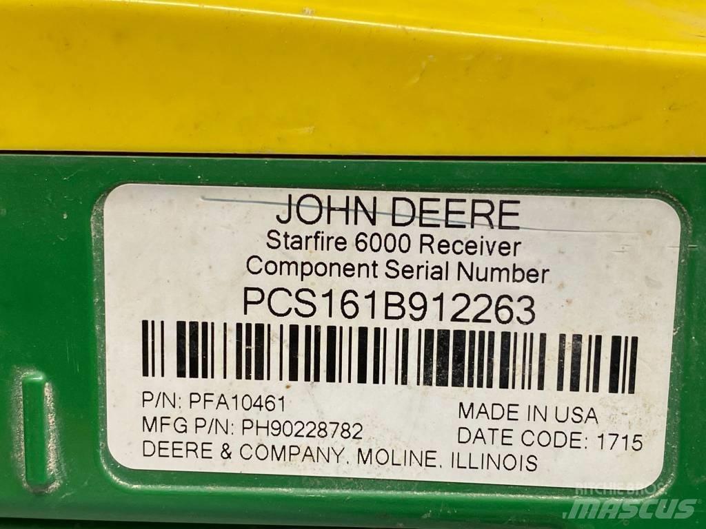 John Deere 6215 R Tractoare