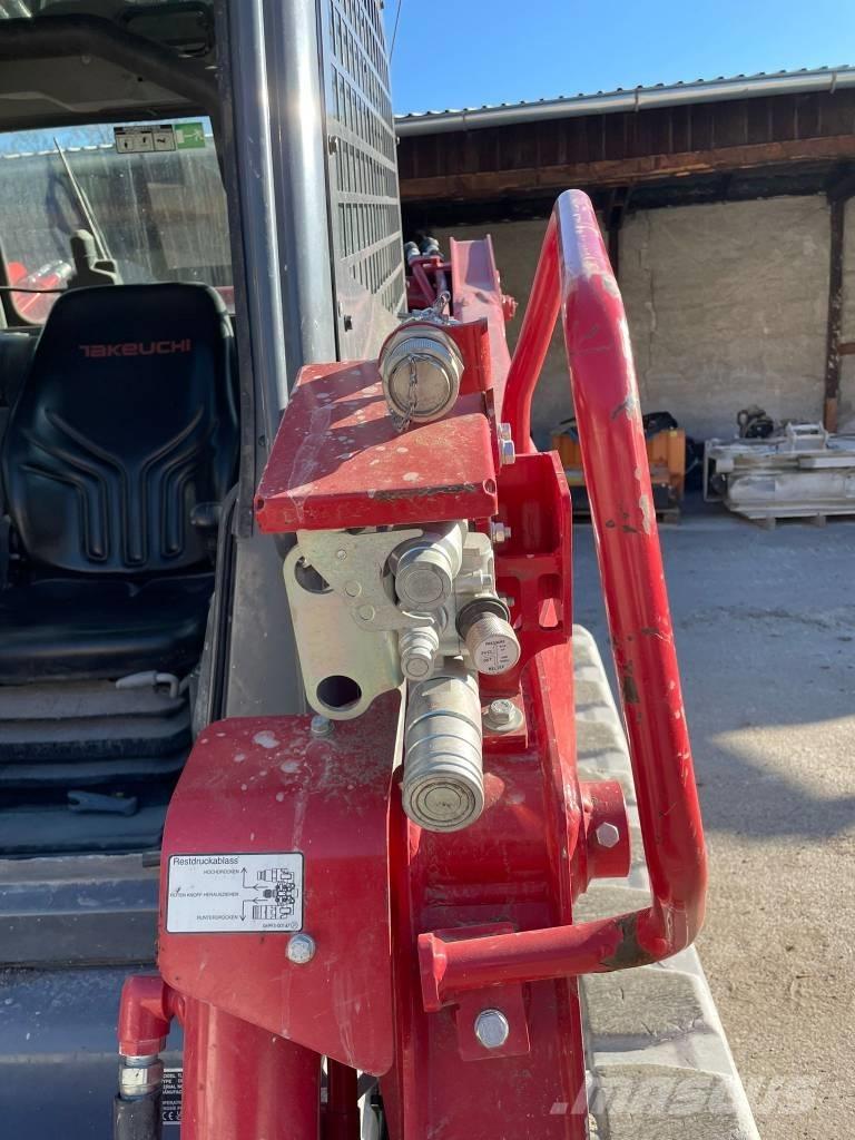 Takeuchi TL12 Mini incarcator