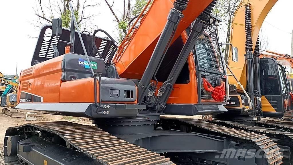 Doosan 225 LC-9 Excavatoare pe șenile
