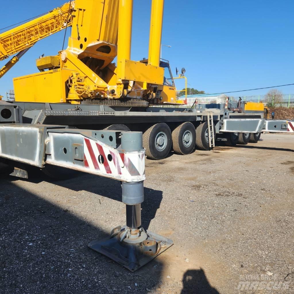 Liebherr LTM 1400 Macara pentru orice teren