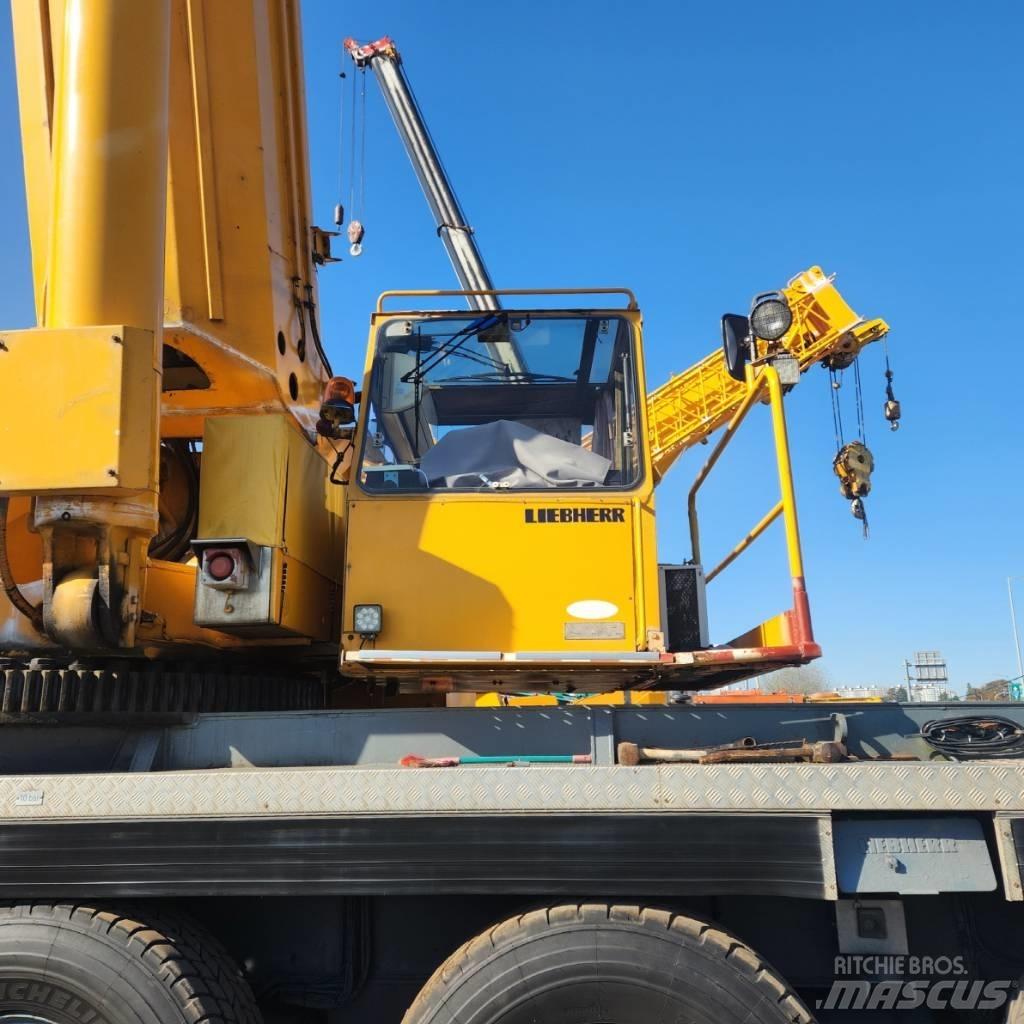 Liebherr LTM 1400 Macara pentru orice teren