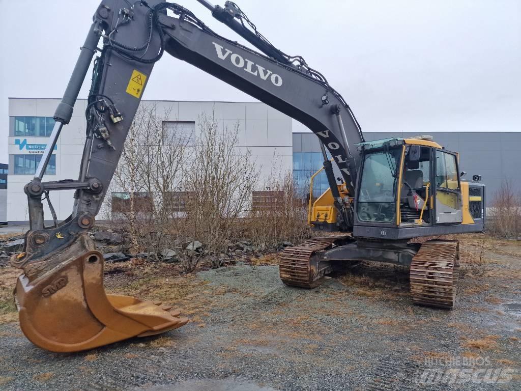 Volvo 220E Excavatoare pe șenile
