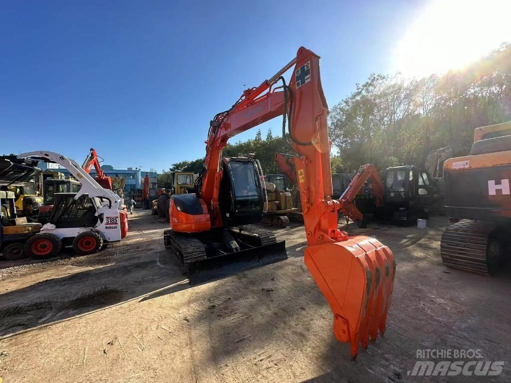 Hitachi ZX 75 Excavatoare 7t - 12t