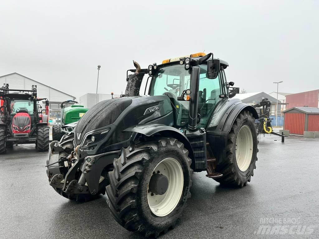 Valtra T 214 D Tractoare