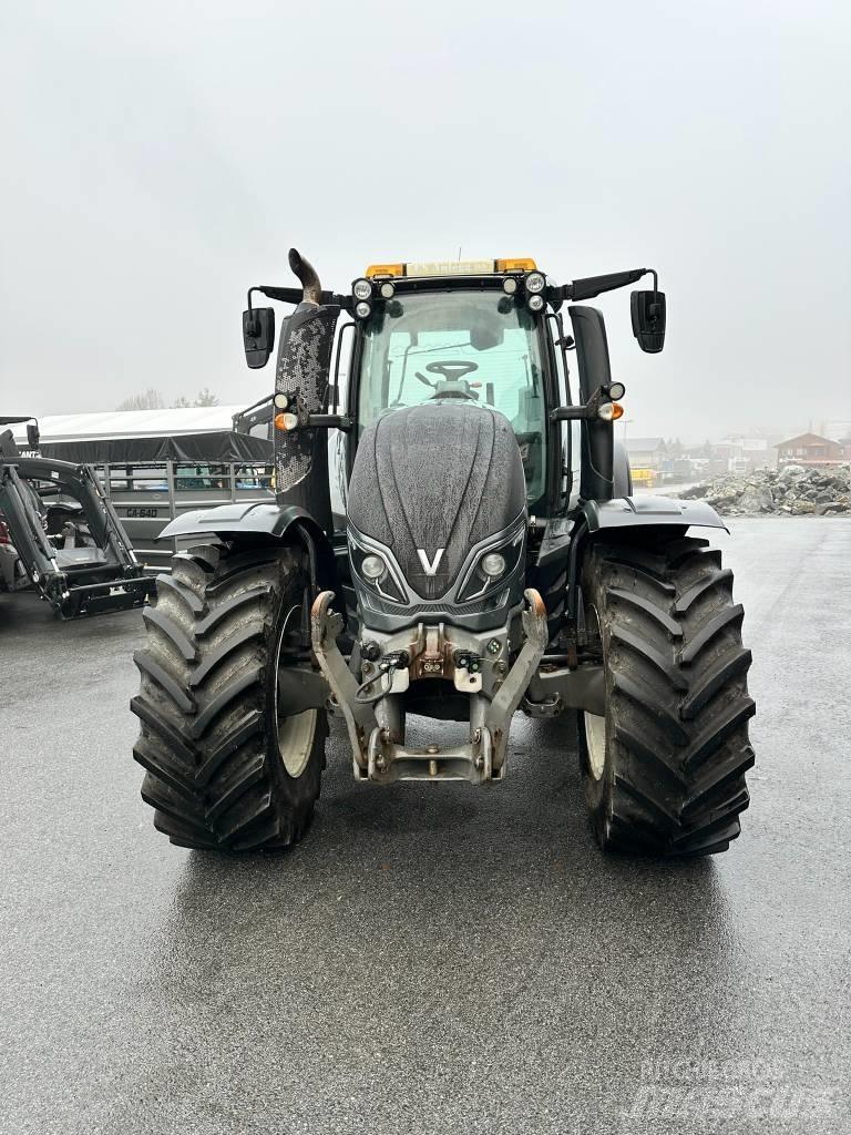 Valtra T 214 D Tractoare