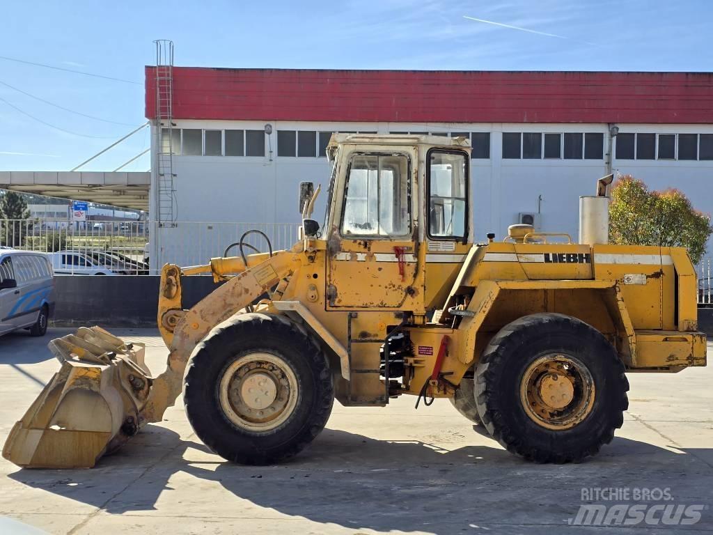 Liebherr L521 Incarcator pe pneuri