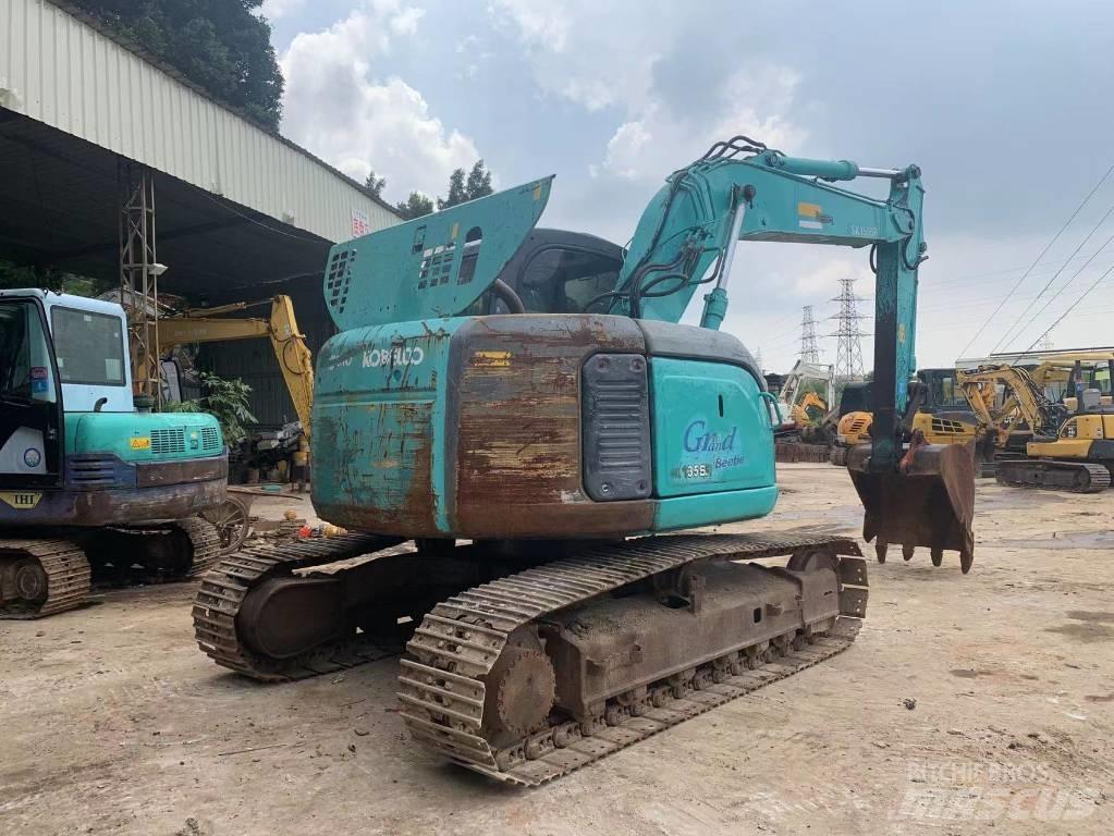 Kobelco SK 135 Excavatoare pe șenile
