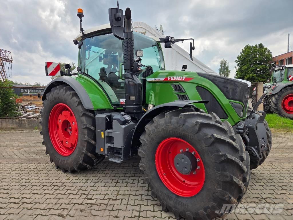 Fendt 724 Vario Tractoare