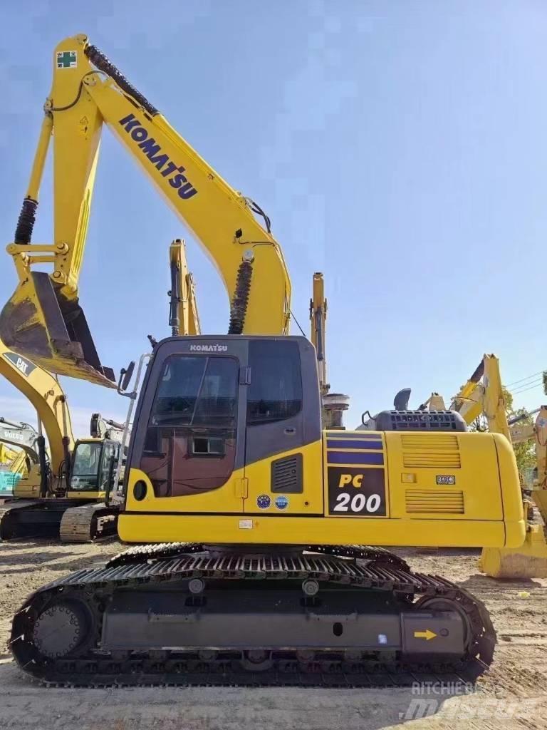 Komatsu PC 200-8 Excavatoare pe șenile
