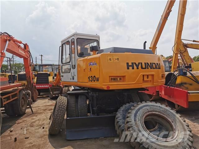 Hyundai R130WD Excavatoare pe șenile
