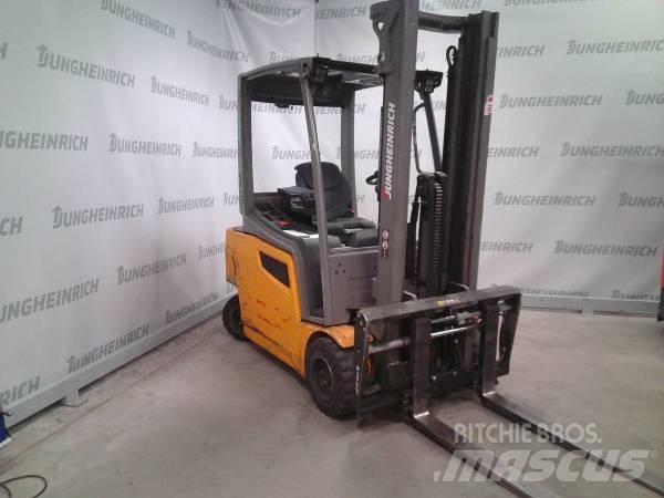 Jungheinrich EFG 320 Stivuitor electric