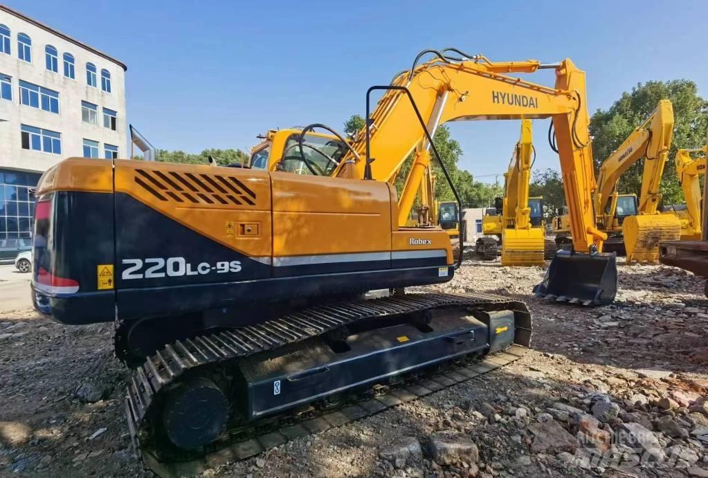 Hyundai R220LC-9S Excavatoare cu roti