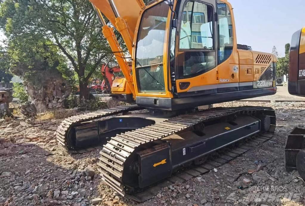 Hyundai R220LC-9S Excavatoare cu roti