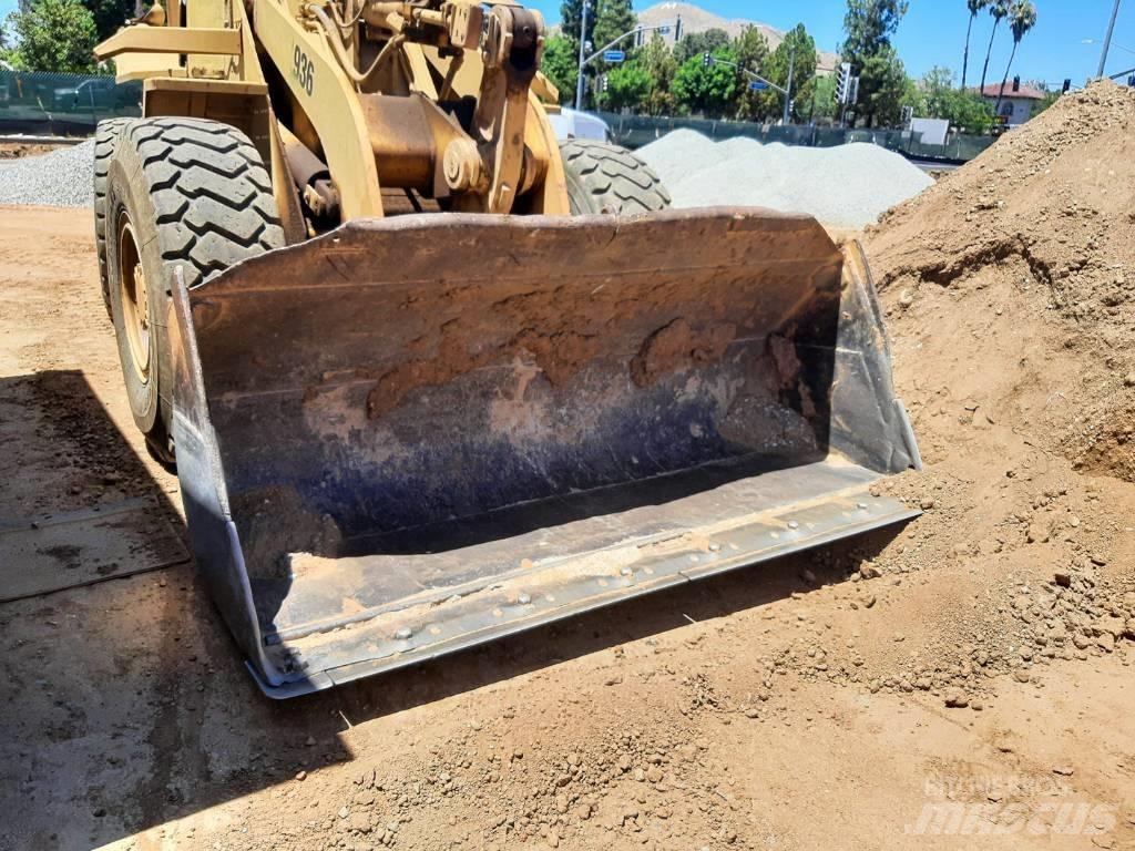 CAT 936 Incarcator pe pneuri