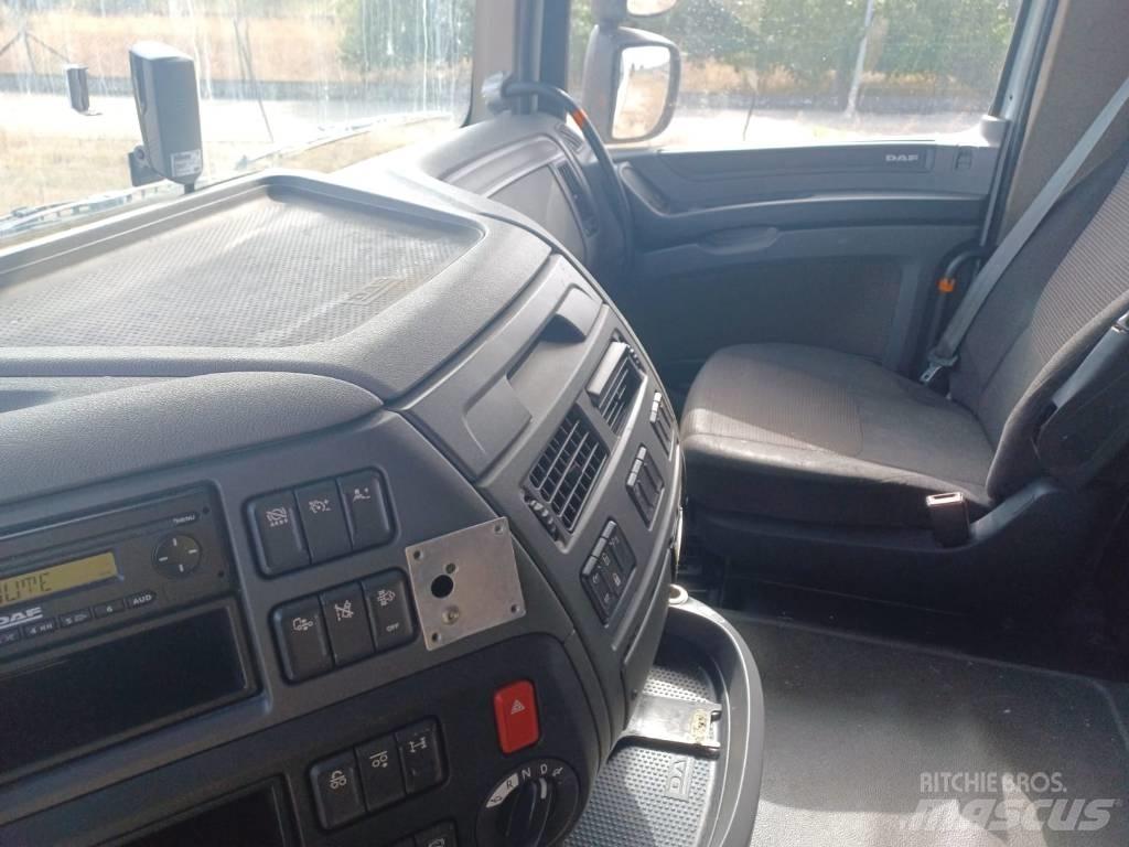 DAF XF 440 Camion cu prelata
