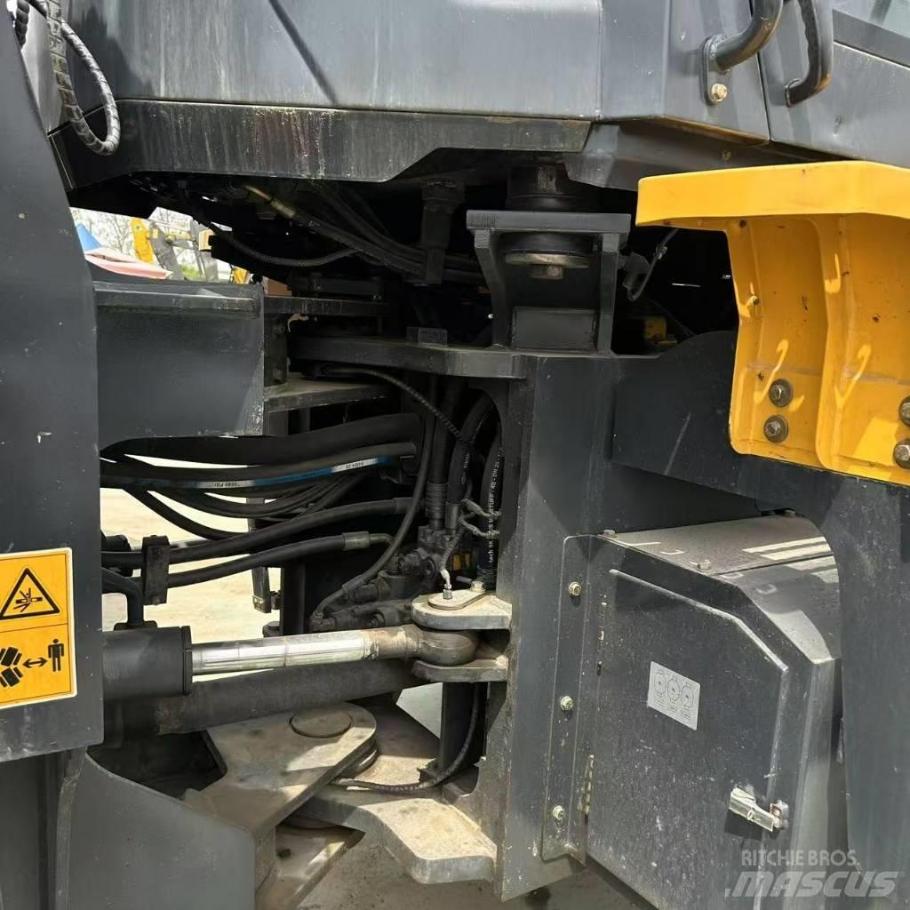 LiuGong 862 H Incarcator pe pneuri