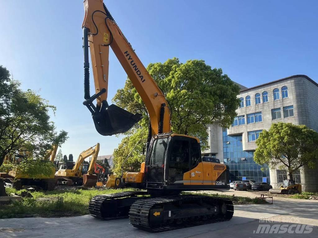 Hyundai R220-9S Excavatoare cu roti