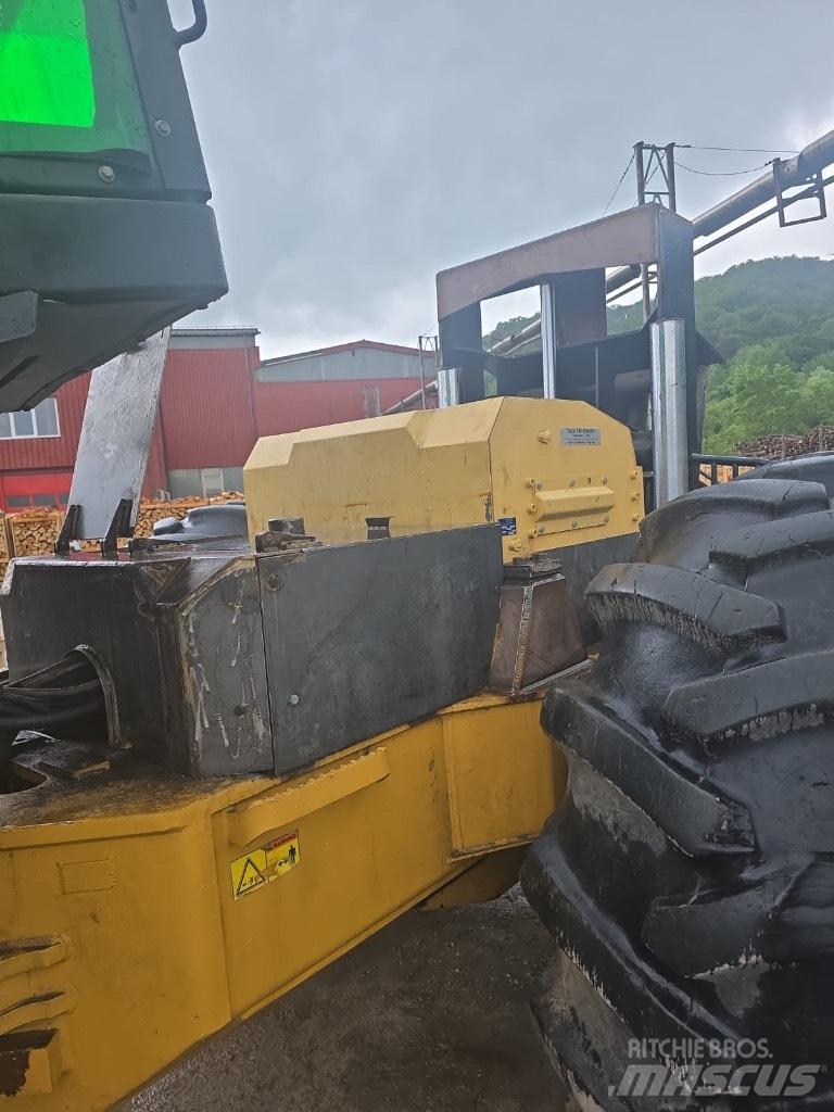 CAT 525 C Utilaje de manevrarea a bustenilor