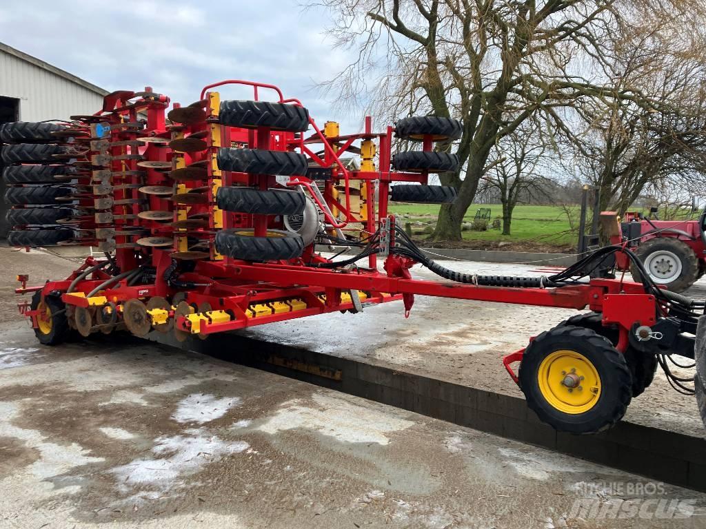 Väderstad RapidA600 Perforatoare