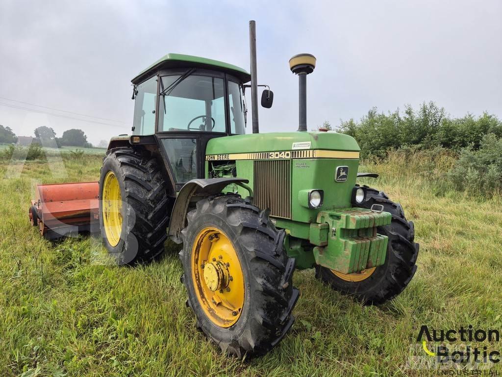 John Deere MFWD Tractoare