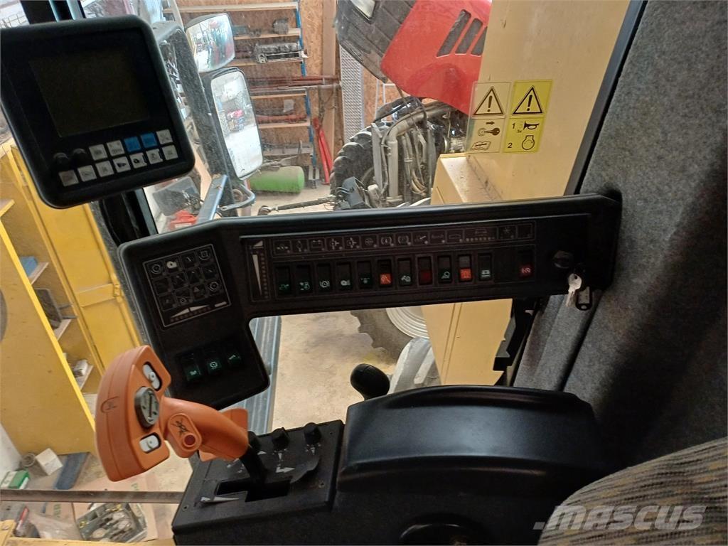 New Holland TX68 Combine de secerat