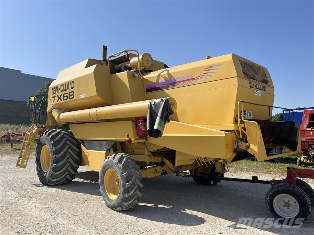 New Holland TX68 Combine de secerat