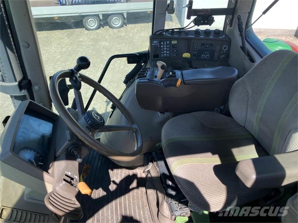 John Deere 6820 Tractoare