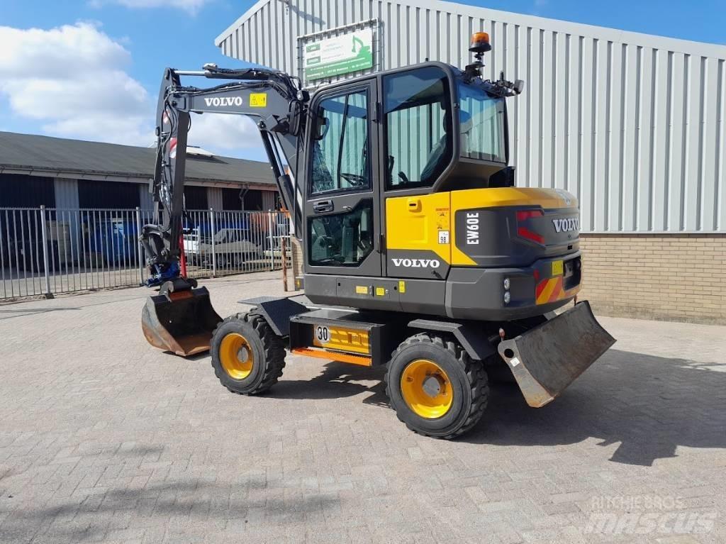 Volvo EW 60 E Excavatoare cu roti
