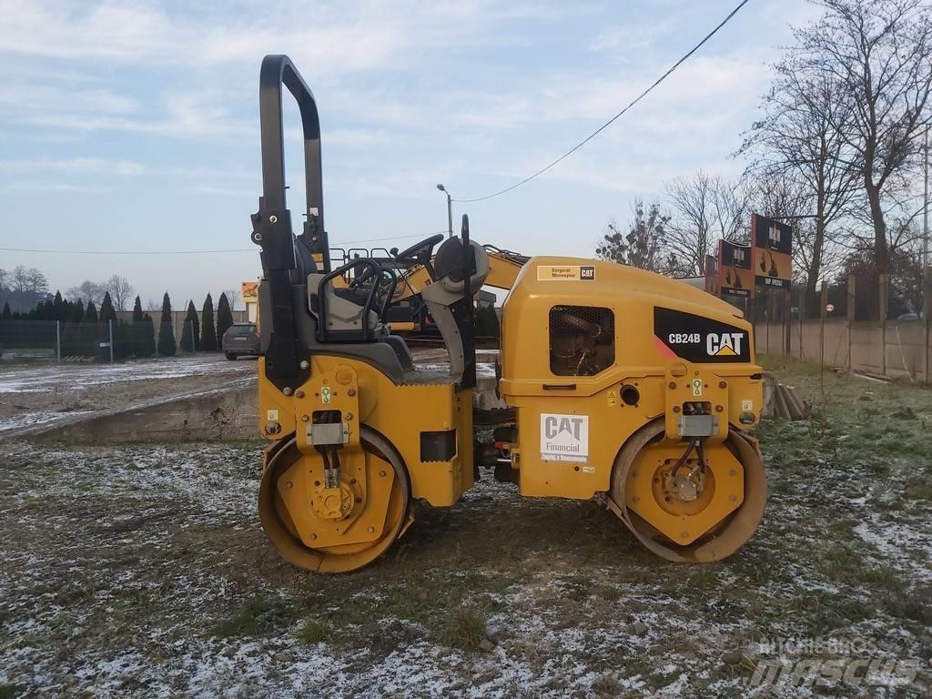 CAT CB 24 B Cilindri compactori dubli