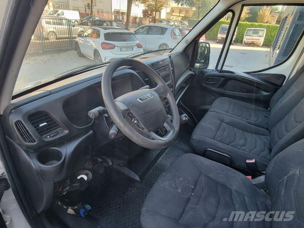 Iveco DAILY E6 Cabine si interior