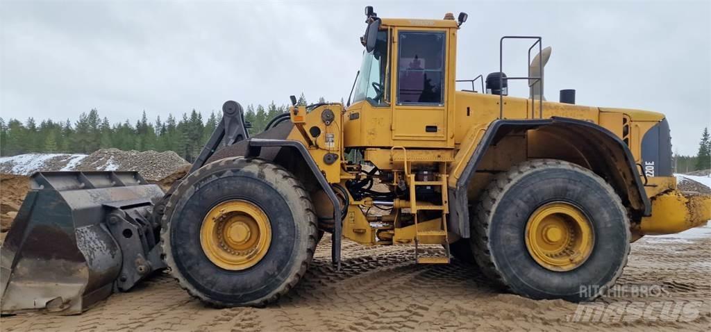 Volvo L220E Incarcator pe pneuri
