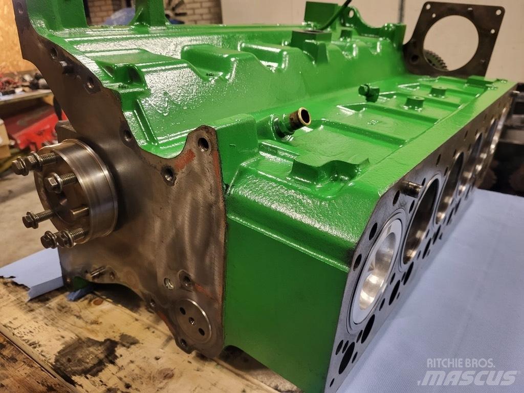 John Deere 6068 Tractoare