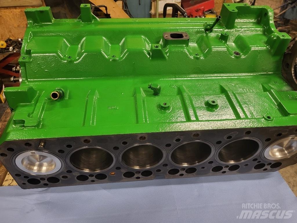John Deere 6068 Tractoare