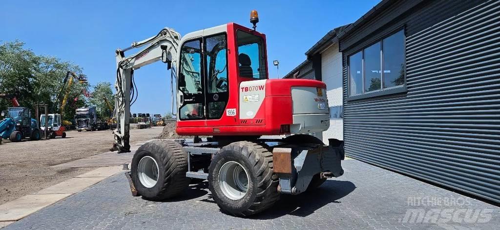 Takeuchi TB070 W Excavatoare 7t - 12t